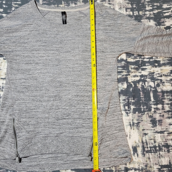 90 Degree sweater - Picture 5 of 6